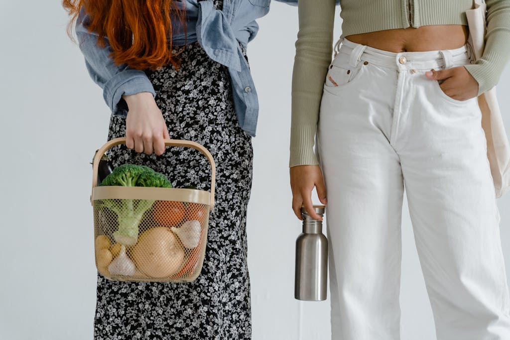 people using Zero Waste basket and water bottle